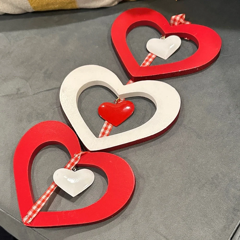 Valentine's Day Heart Decor Set - Picture 6 of 16